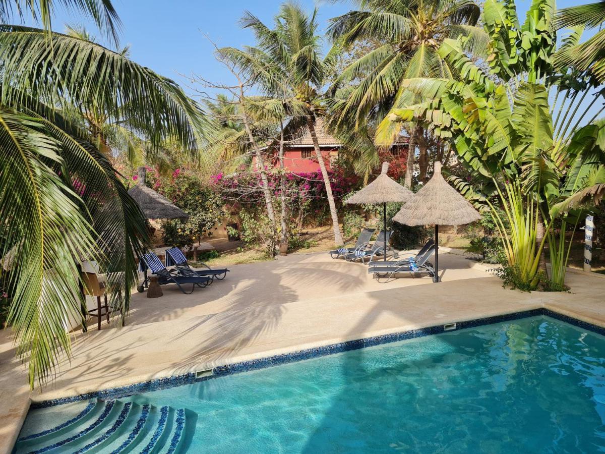 Le Souimanga Bleu Saly Bed & Breakfast ภายนอก รูปภาพ