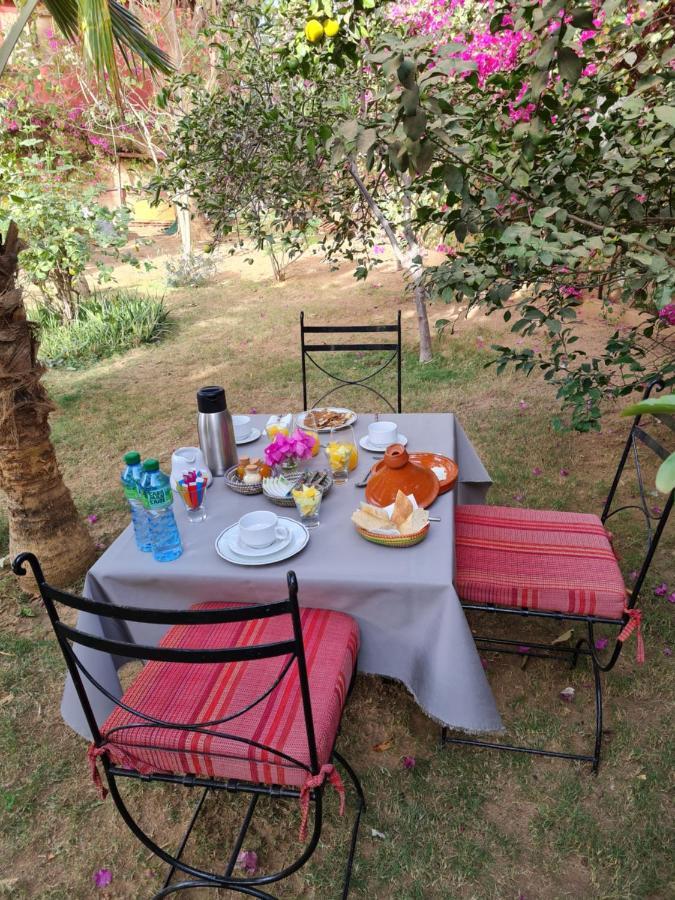 Le Souimanga Bleu Saly Bed & Breakfast ภายนอก รูปภาพ