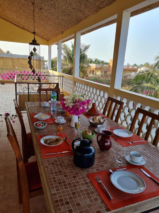 Le Souimanga Bleu Saly Bed & Breakfast ภายนอก รูปภาพ