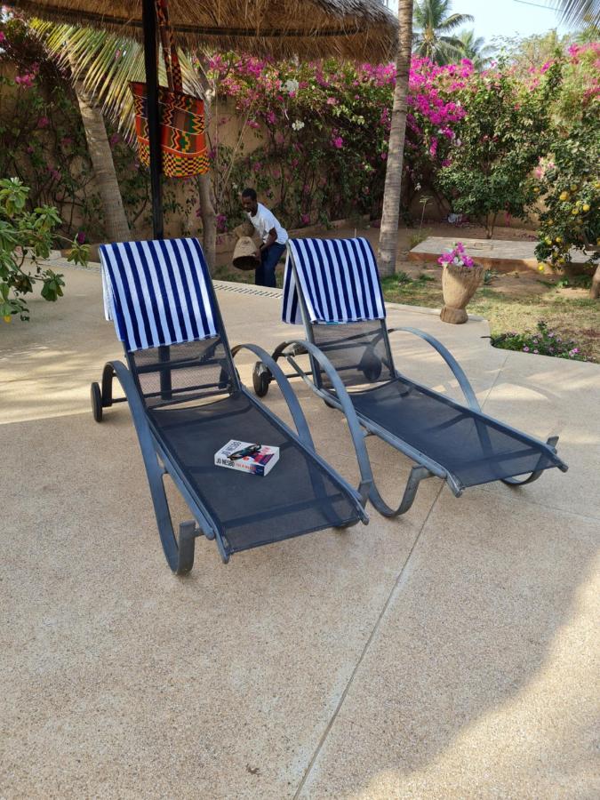 Le Souimanga Bleu Saly Bed & Breakfast ภายนอก รูปภาพ