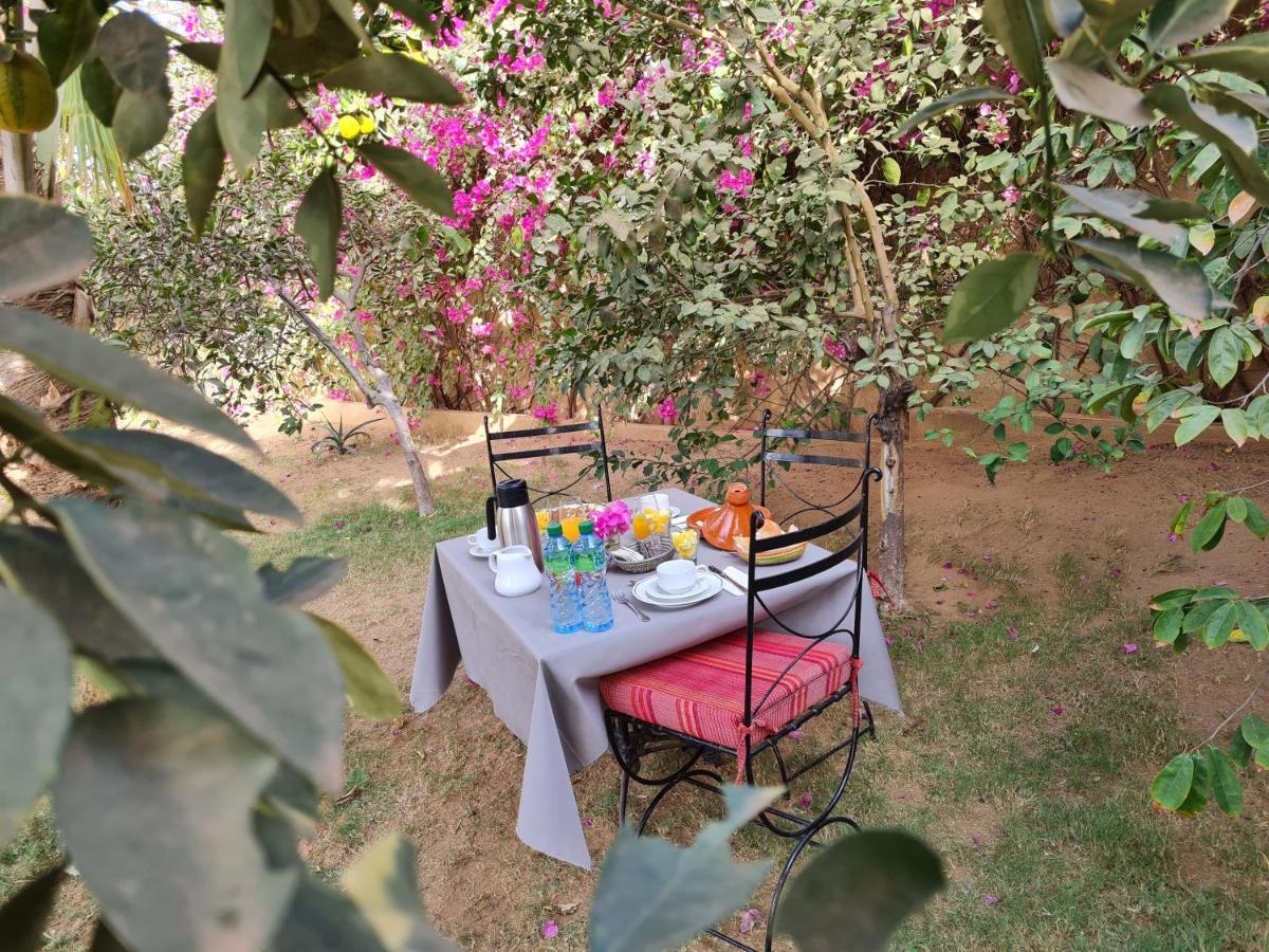 Le Souimanga Bleu Saly Bed & Breakfast ภายนอก รูปภาพ