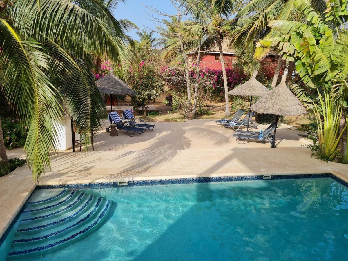 Le Souimanga Bleu Saly Bed & Breakfast ภายนอก รูปภาพ
