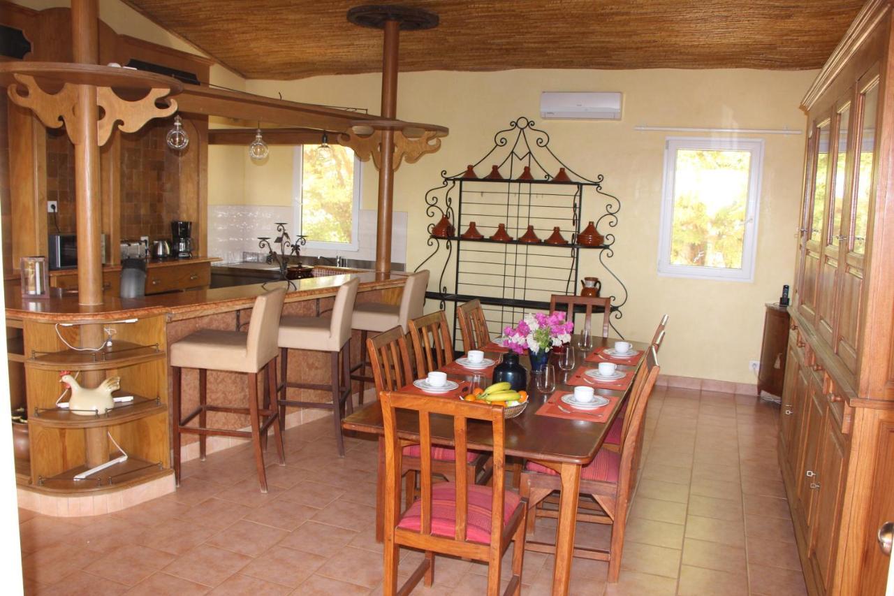 Le Souimanga Bleu Saly Bed & Breakfast ภายนอก รูปภาพ